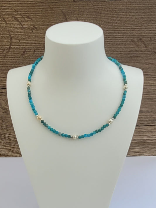 Collier en apatite facettées
