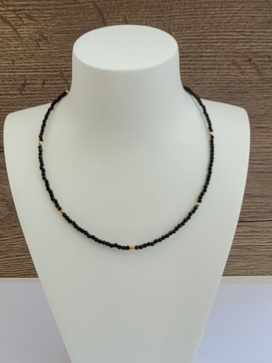 Collier en tourmaline noire facettées et plaqué or