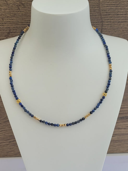 Collier en pierres fines lapis lazuli et plaqué or